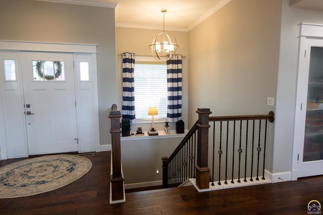 2701 Twin Lakes Dr, Emporia, KS 66801