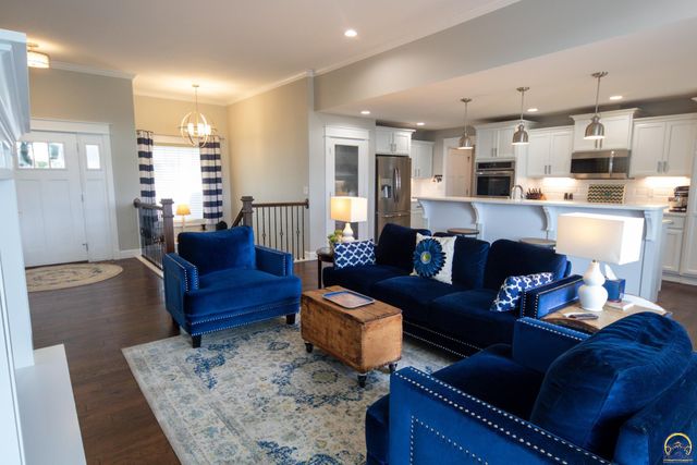 2701 Twin Lakes Dr, Emporia, KS 66801