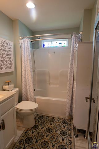 2701 Twin Lakes Dr, Emporia, KS 66801