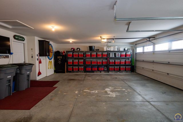 2701 Twin Lakes Dr, Emporia, KS 66801