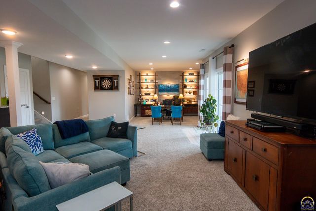 2701 Twin Lakes Dr, Emporia, KS 66801