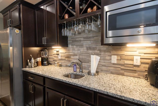 2701 Twin Lakes Dr, Emporia, KS 66801