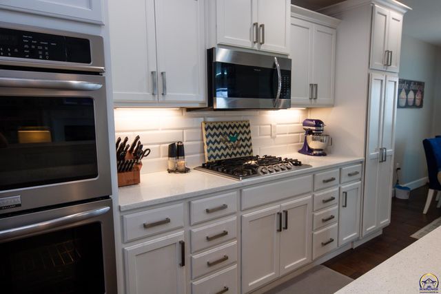 2701 Twin Lakes Dr, Emporia, KS 66801