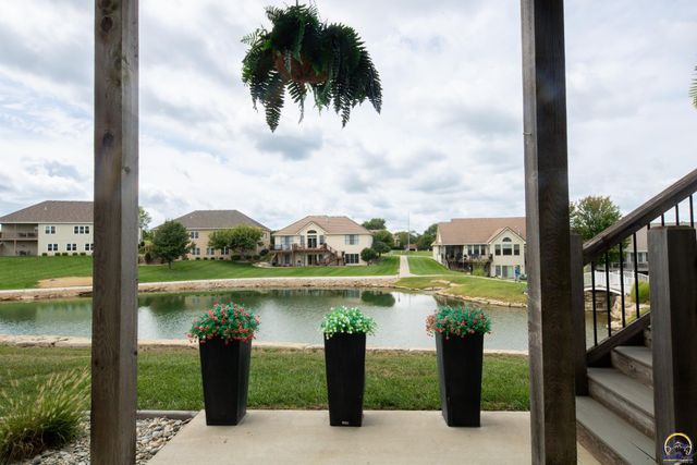 2701 Twin Lakes Dr, Emporia, KS 66801