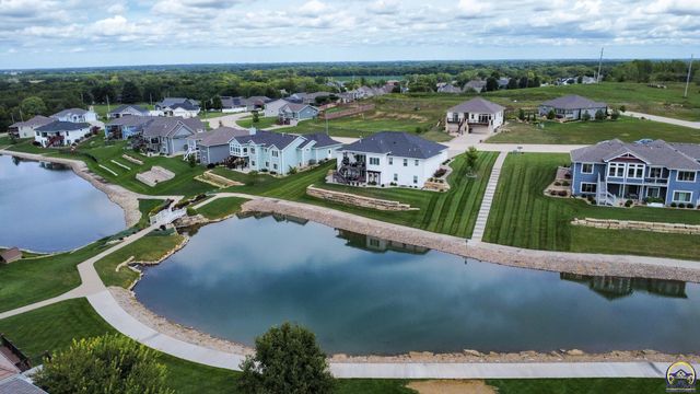 2701 Twin Lakes Dr, Emporia, KS 66801