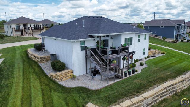 2701 Twin Lakes Dr, Emporia, KS 66801