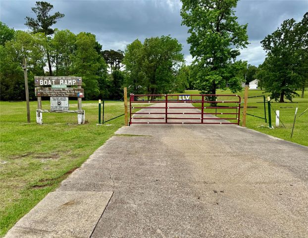 151 Moonlite Drive, Livingston, TX 77351
