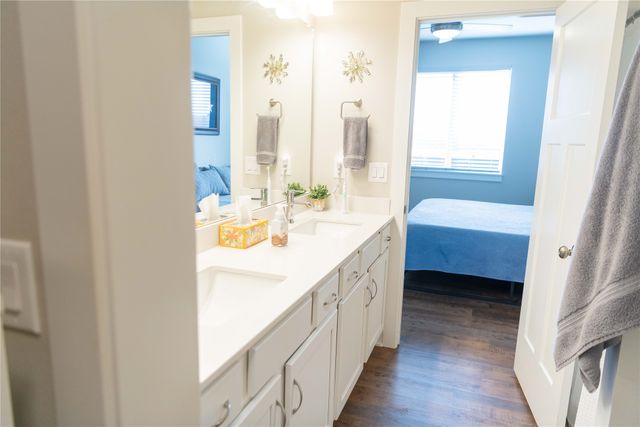 2925 Indigo Lane, Pella, IA 50219