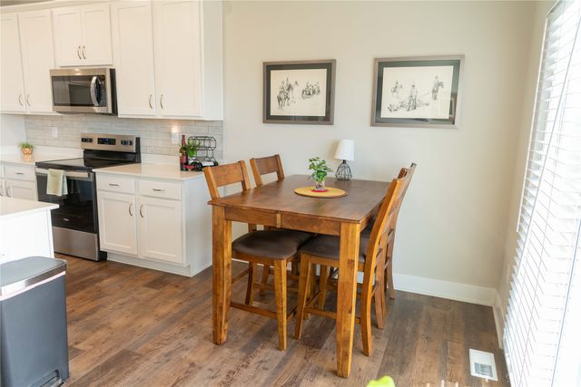 2925 Indigo Lane, Pella, IA 50219