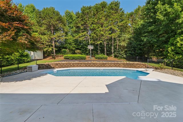 2411 Stoney Run Drive, Oakboro, NC 28129