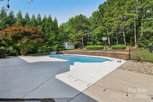 2411 Stoney Run Drive, Oakboro, NC 28129