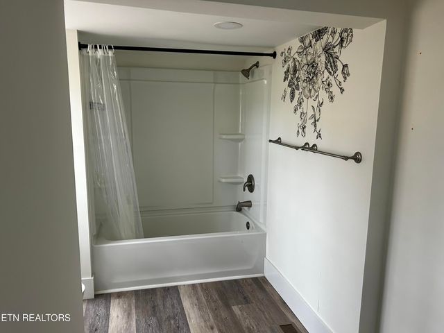 104 Helms Drive, Madisonville, TN 37354