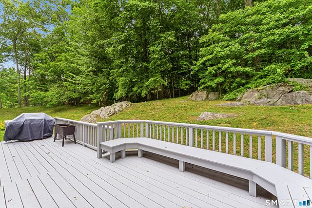 11 Hunt Lane, Weston, CT 06883