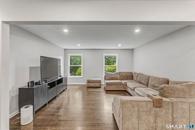11 Hunt Lane, Weston, CT 06883