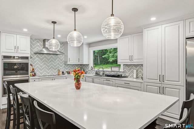 11 Hunt Lane, Weston, CT 06883