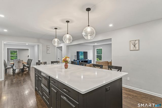 11 Hunt Lane, Weston, CT 06883