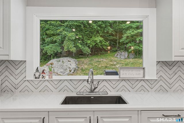 11 Hunt Lane, Weston, CT 06883