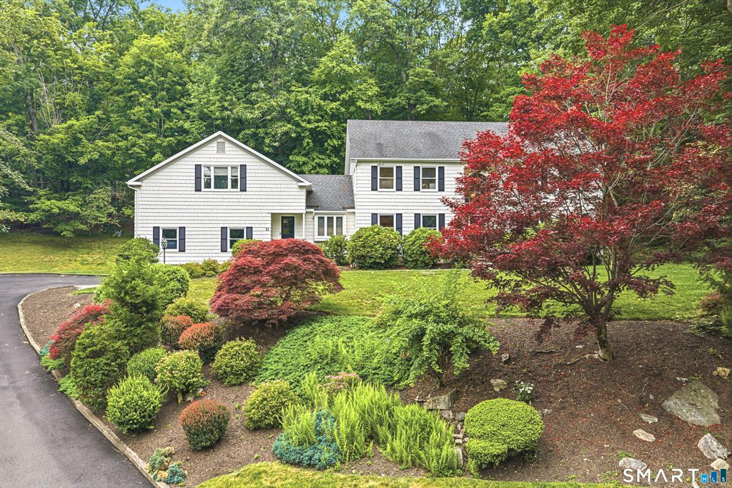 11 Hunt Lane, Weston, CT 06883