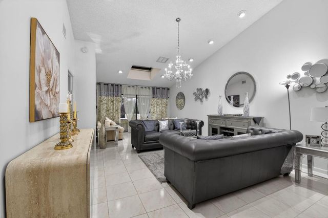 5782 Brook Bound Lane A, Boynton Beach, FL 33437