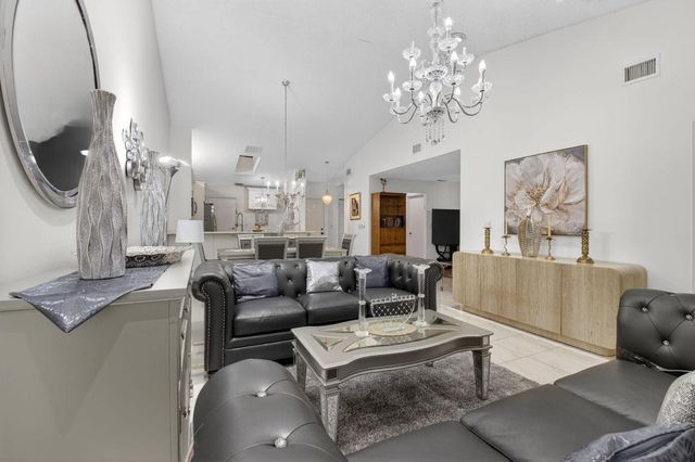 5782 Brook Bound Lane A, Boynton Beach, FL 33437