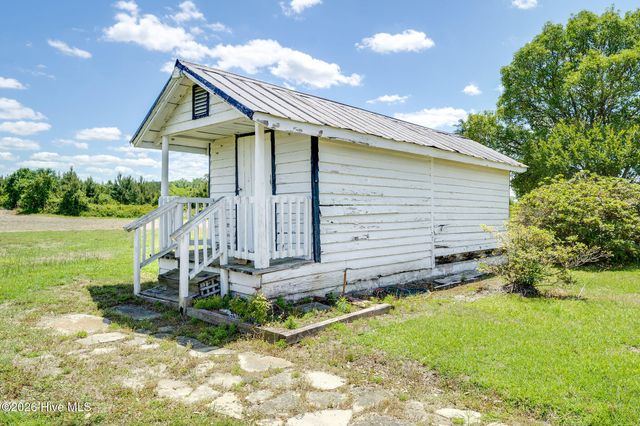 1352 Cornwallis Road, Rose Hill, NC 28458