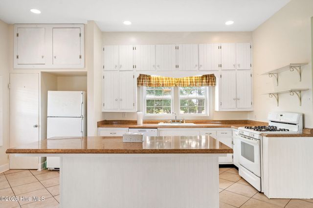1352 Cornwallis Road, Rose Hill, NC 28458