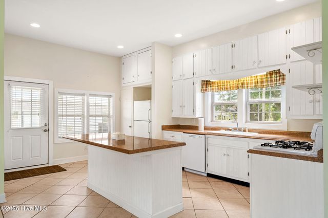 1352 Cornwallis Road, Rose Hill, NC 28458