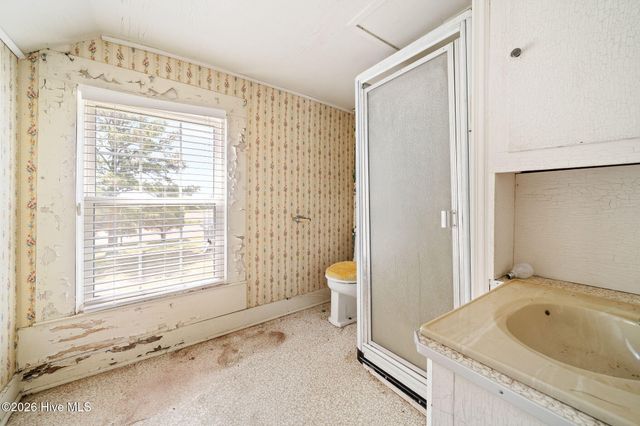1352 Cornwallis Road, Rose Hill, NC 28458