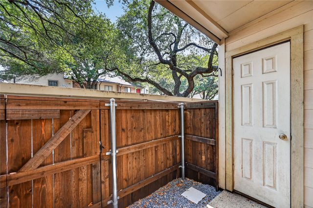 6646 E Lovers Lane 911, Dallas, TX 75214