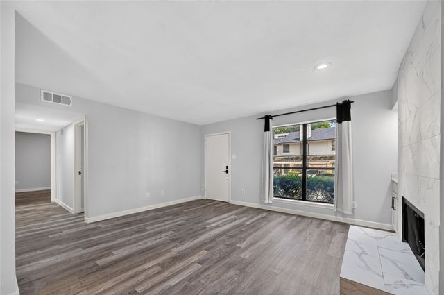 6646 E Lovers Lane 911, Dallas, TX 75214