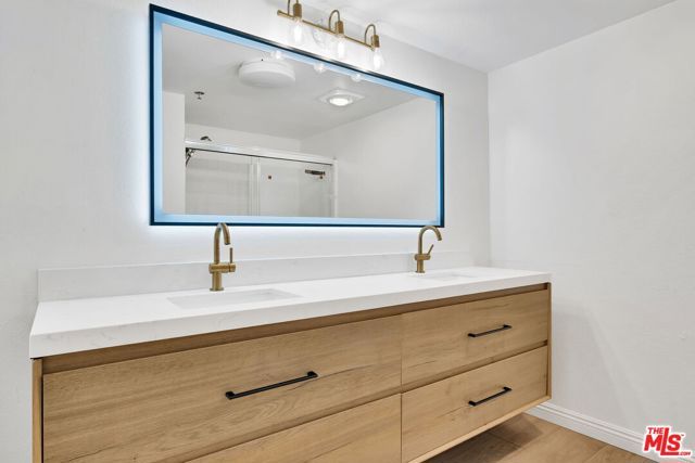 4501 Cedros Avenue 206, Sherman Oaks, CA 91403