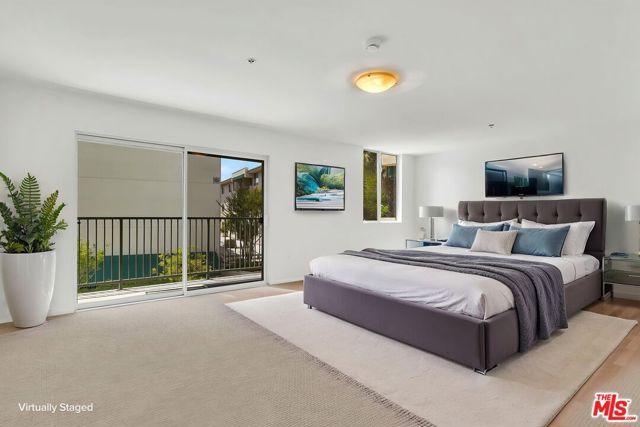 4501 Cedros Avenue 206, Sherman Oaks, CA 91403