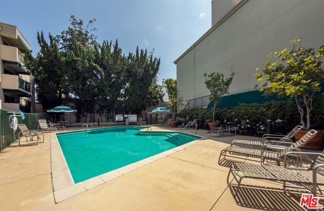 4501 Cedros Avenue 206, Sherman Oaks, CA 91403
