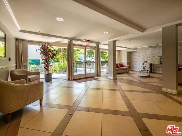 4501 Cedros Avenue 206, Sherman Oaks, CA 91403