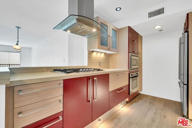 4501 Cedros Avenue 206, Sherman Oaks, CA 91403