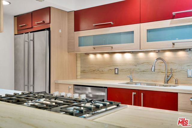 4501 Cedros Avenue 206, Sherman Oaks, CA 91403