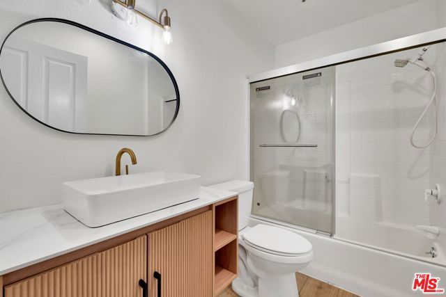 4501 Cedros Avenue 206, Sherman Oaks, CA 91403