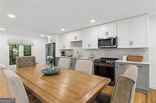 60 Willow Springs Lane, Roswell, GA 30075