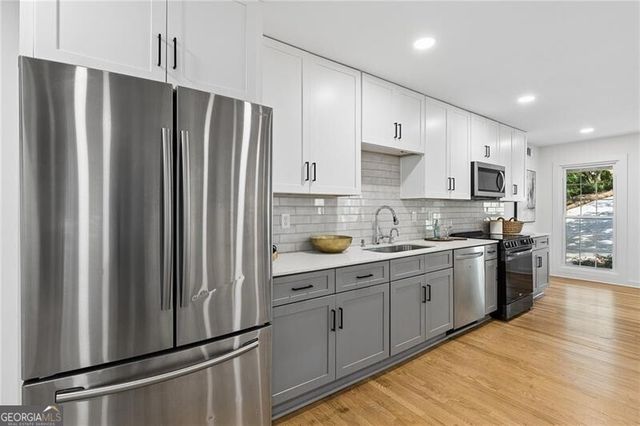 60 Willow Springs Lane, Roswell, GA 30075
