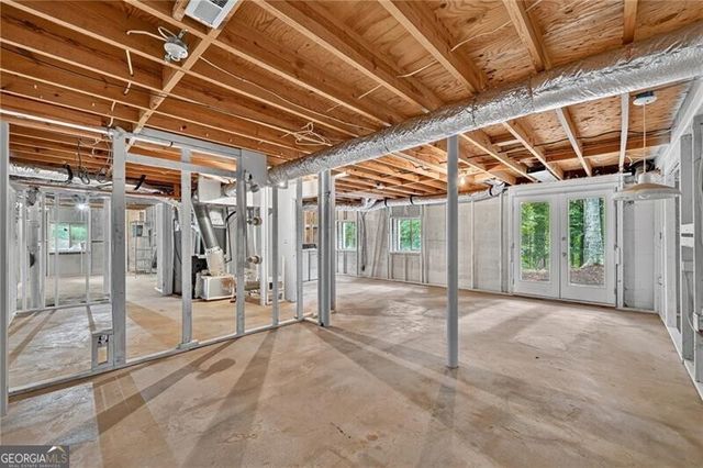 60 Willow Springs Lane, Roswell, GA 30075