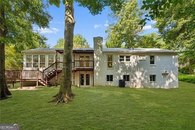 60 Willow Springs Lane, Roswell, GA 30075