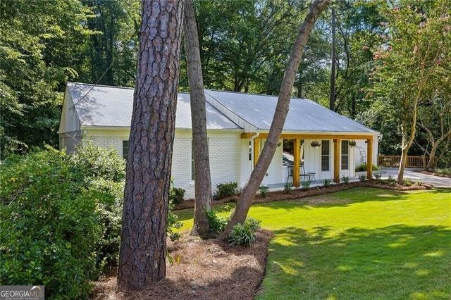 60 Willow Springs Lane, Roswell, GA 30075