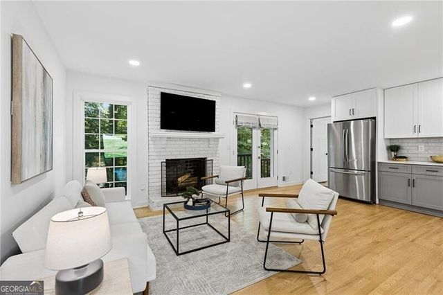 60 Willow Springs Lane, Roswell, GA 30075
