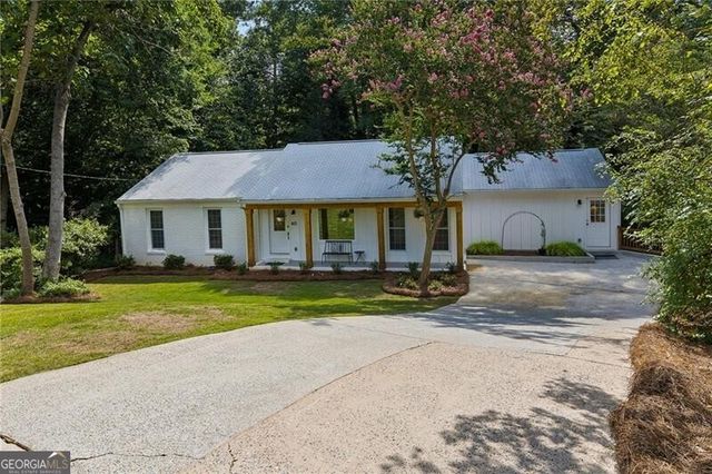 60 Willow Springs Lane, Roswell, GA 30075