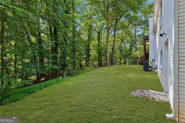 60 Willow Springs Lane, Roswell, GA 30075