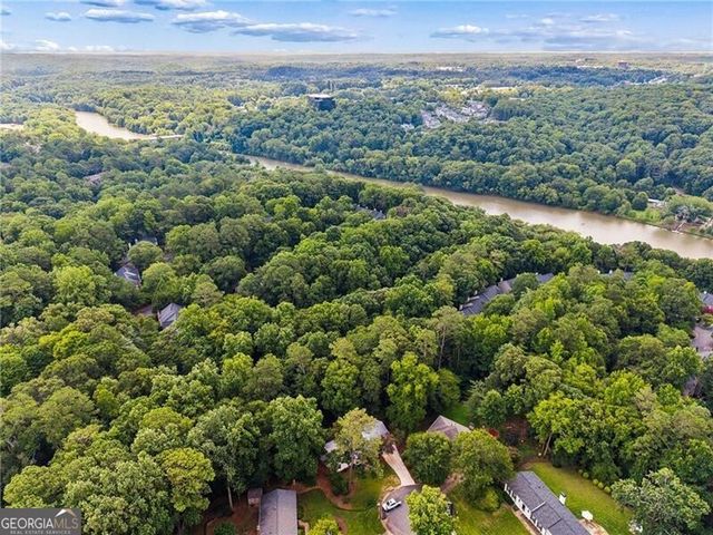 60 Willow Springs Lane, Roswell, GA 30075