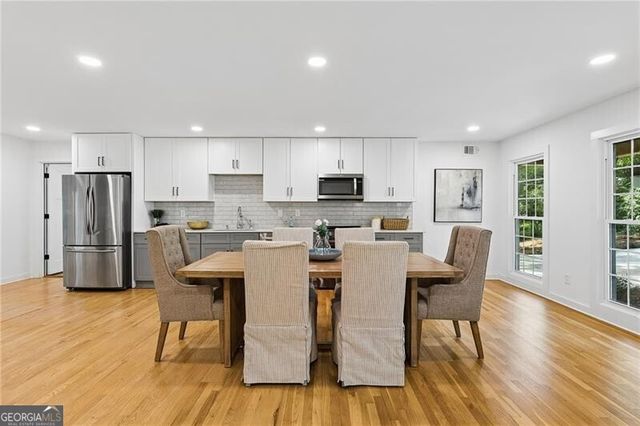 60 Willow Springs Lane, Roswell, GA 30075