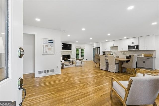 60 Willow Springs Lane, Roswell, GA 30075