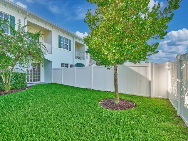 475 Ocean Ridge Way, Juno Beach, FL 33408