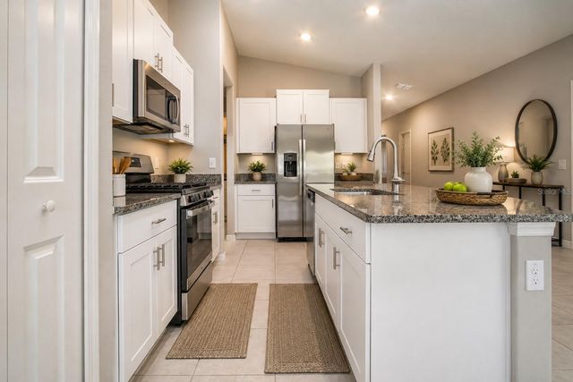 9437 LEMON DROP LOOP, Sun City Center, FL 33573